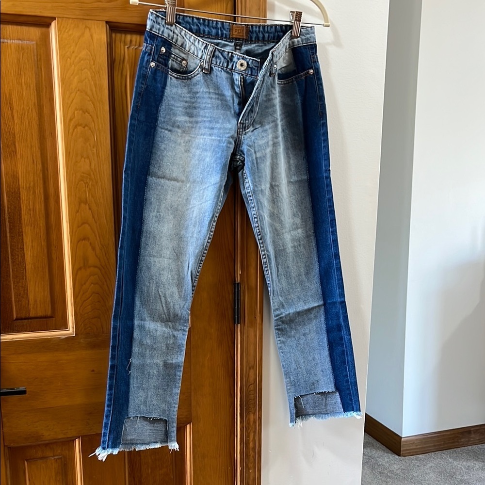 POL NWOT Blue Ankle Cropped Jeans with Two-Tone Design